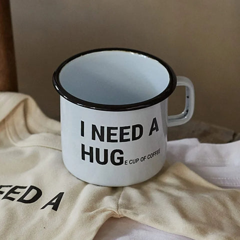 Emajliran lonček ‘'I NEED A HUGE CUP OF COFFEE’'