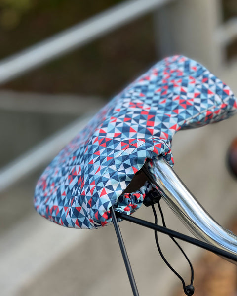 Gloves Mittske Blue red tiles